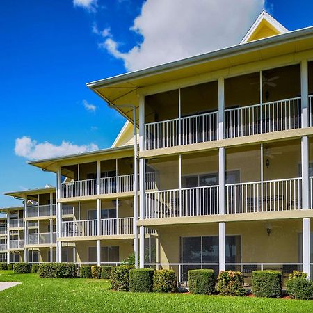 Hilton Vacation Club Charter Club Naples Bay Exterior photo